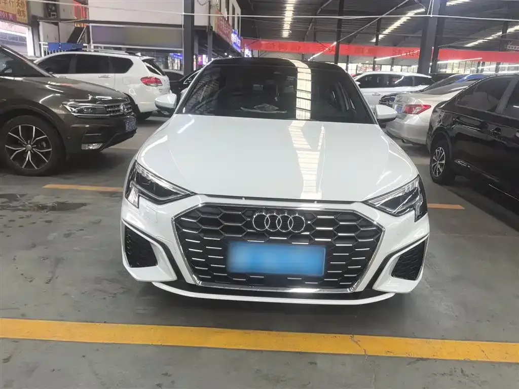 Audi A3 2023 из CN, фото 3