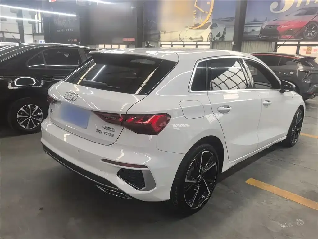 Audi A3 2023 из CN, фото 8