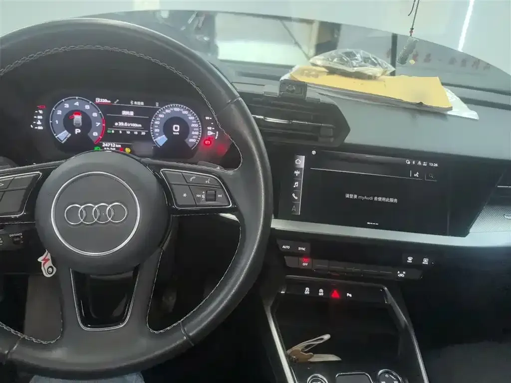 Audi A3 2023 из CN, фото 2