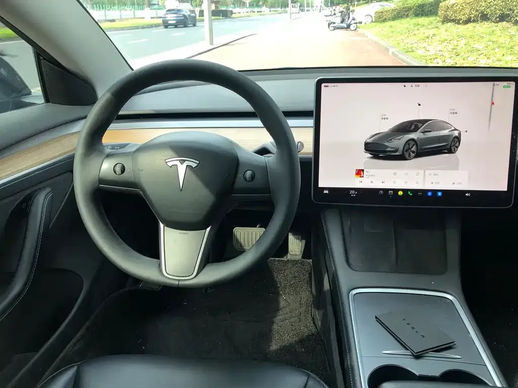 Tesla Model 3 — фото 6