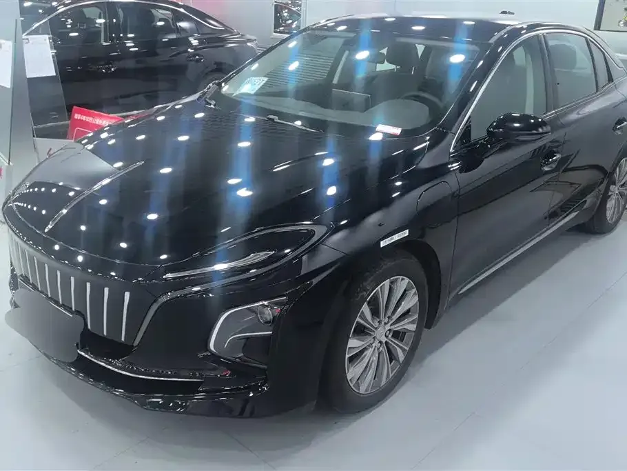 Hongqi E-QM5 — фото 1
