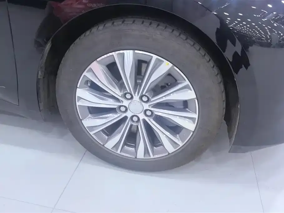 Hongqi E-QM5 — фото 2