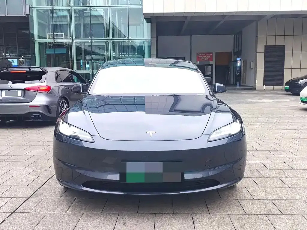 Tesla Model 3 — фото 2