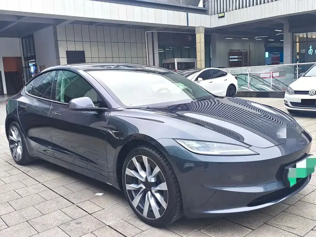 Tesla Model 3 — фото 6