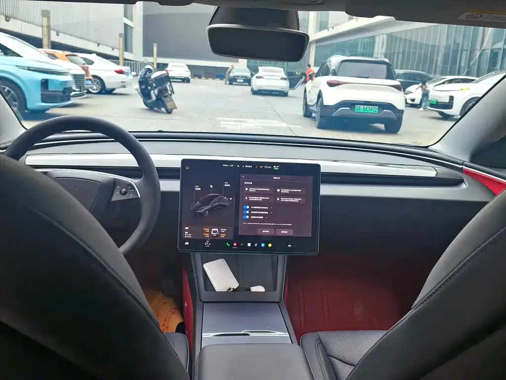 Tesla Model 3 — фото 3