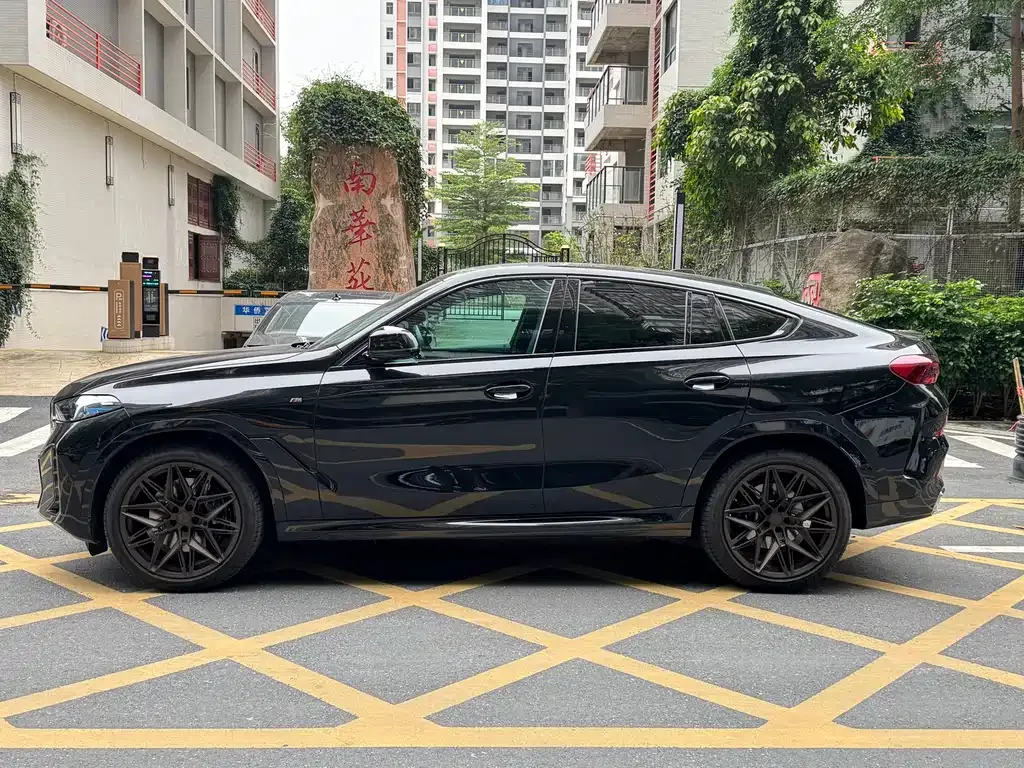 BMW X6 2024 из CN, фото 2