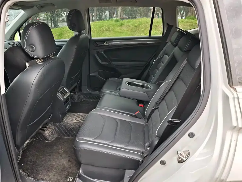 Volkswagen Tiguan L 2021 из CN, фото 2