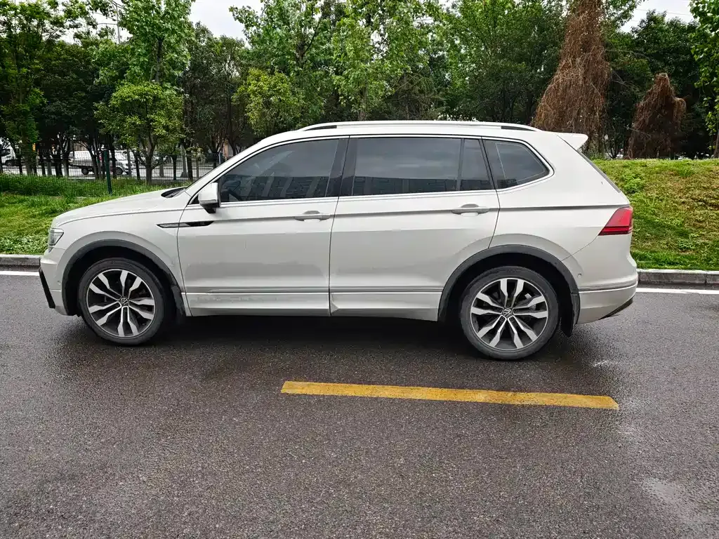 Volkswagen Tiguan L 2021 из CN, фото 10