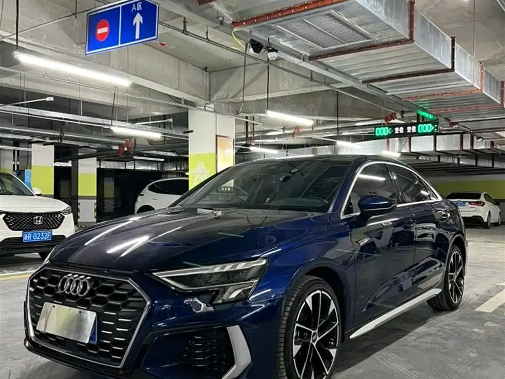 Audi A3 2023 из CN, фото 1