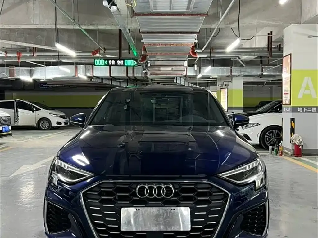 Audi A3 2023 из CN, фото 3