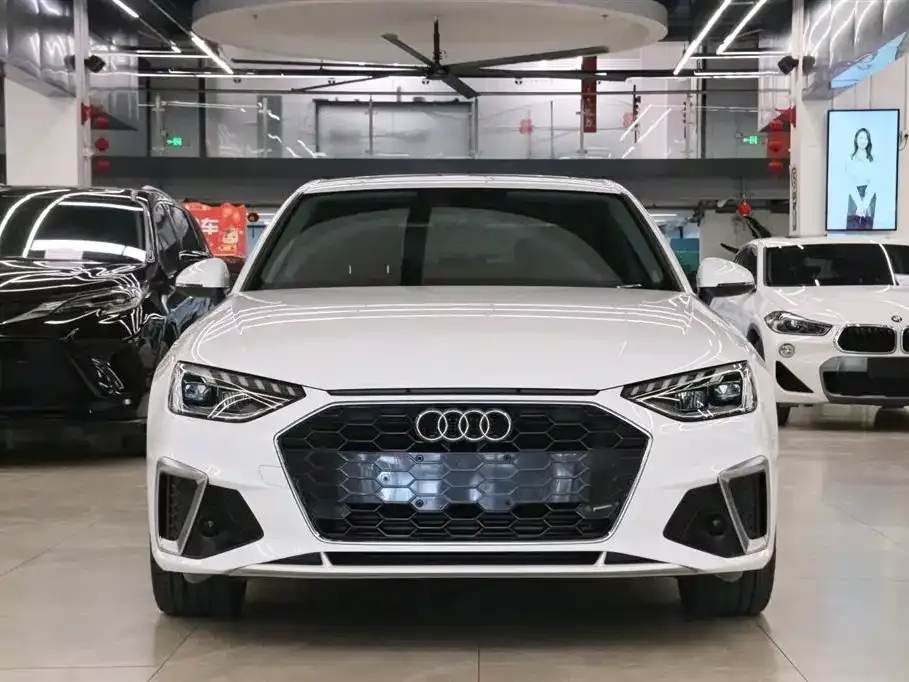 Audi A4L 2021 из CN, фото 8
