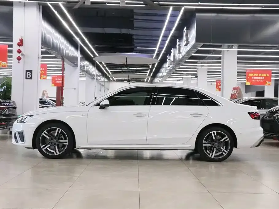 Audi A4L 2021 из CN, фото 6