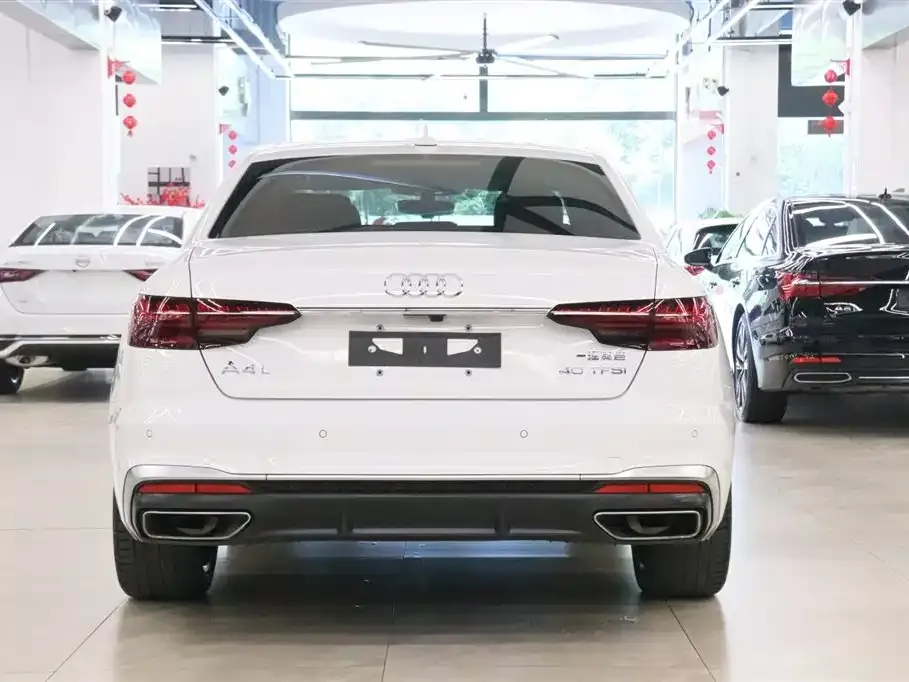 Audi A4L 2021 из CN, фото 10