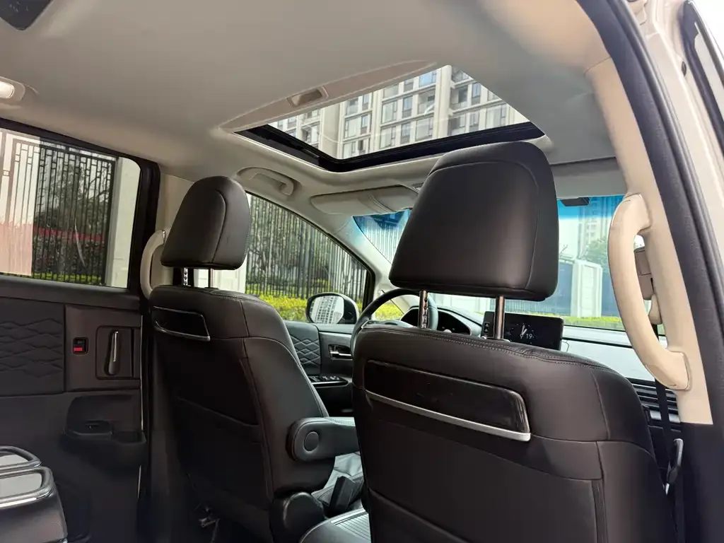 Honda Elysion 2023 из CN, фото 2