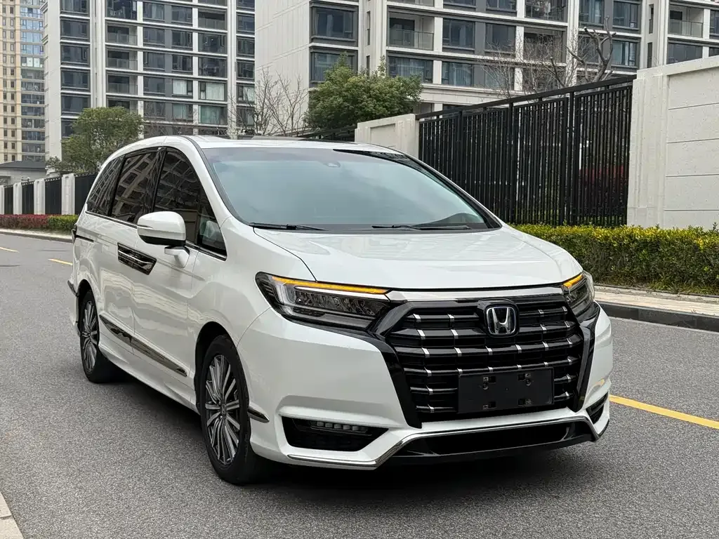 Honda Elysion 2023 из CN, фото 9