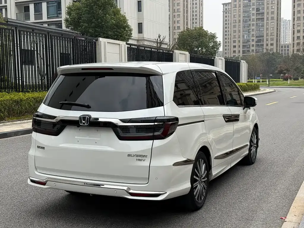 Honda Elysion 2023 из CN, фото 5