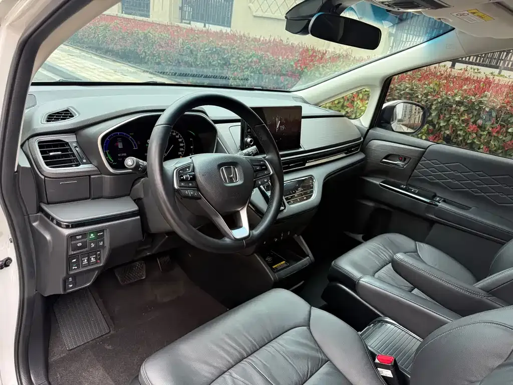 Honda Elysion 2023 из CN, фото 3