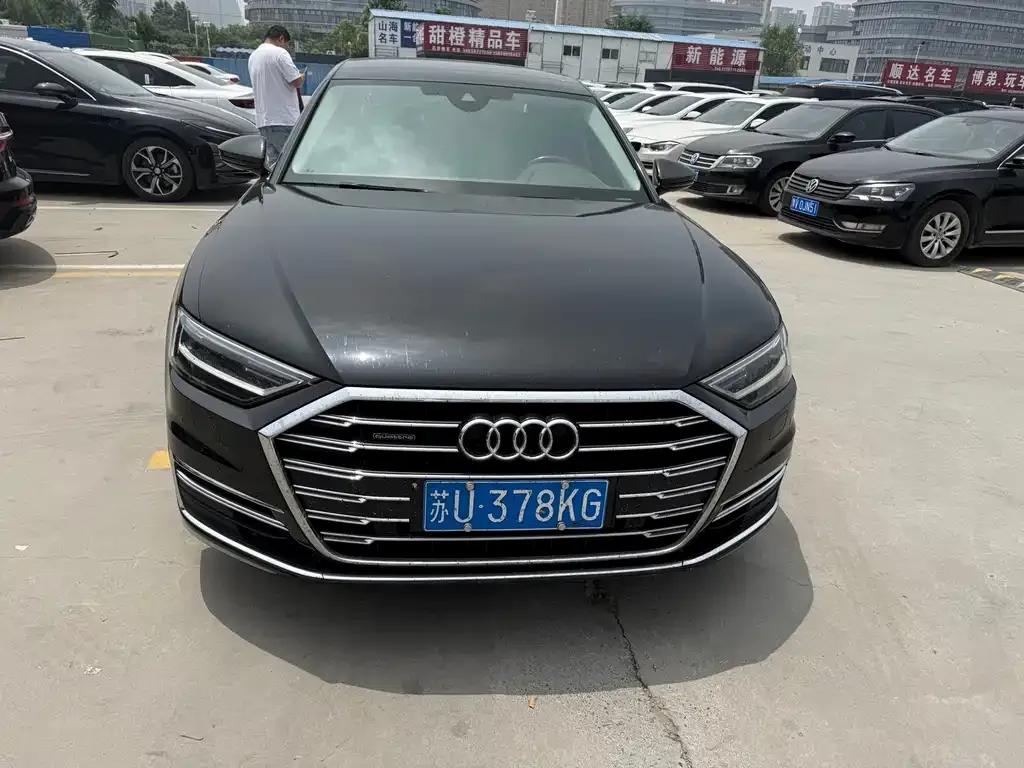 Audi A8 2022 из CN, фото 4