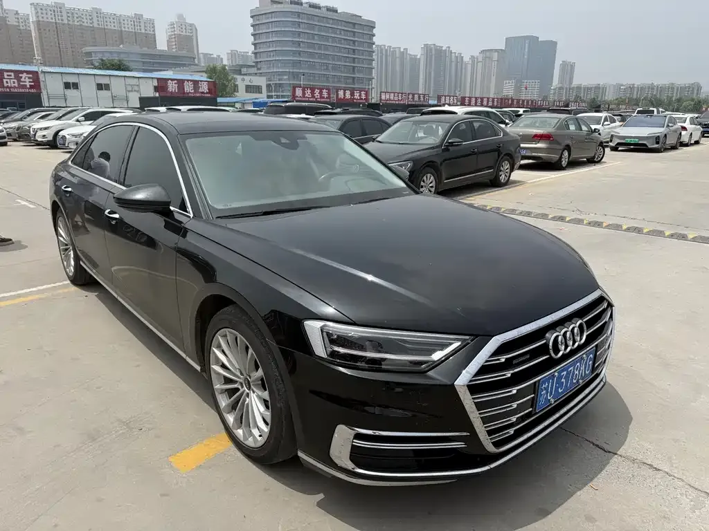 Audi A8 2022 из CN, фото 8