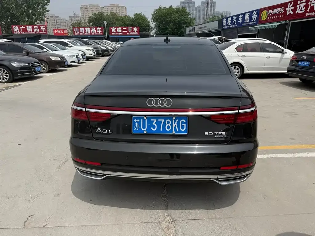 Audi A8 2022 из CN, фото 7