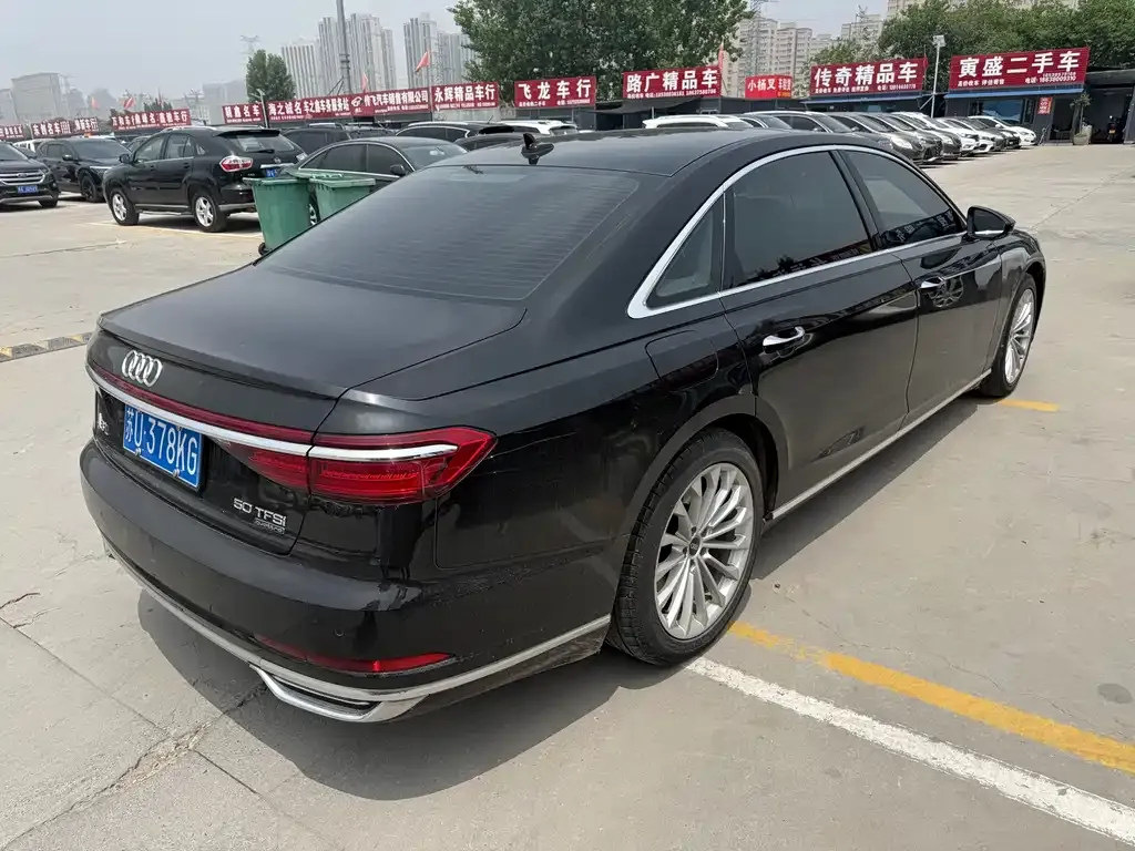 Audi A8 2022 из CN, фото 2