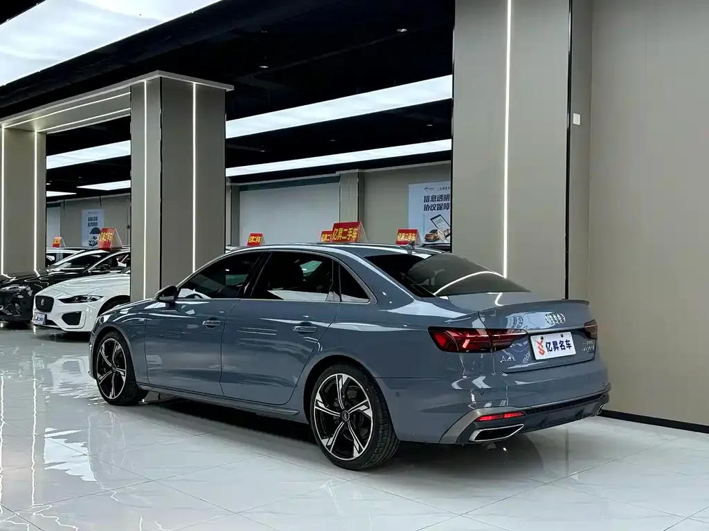 Audi A4L 2022 из CN, фото 3