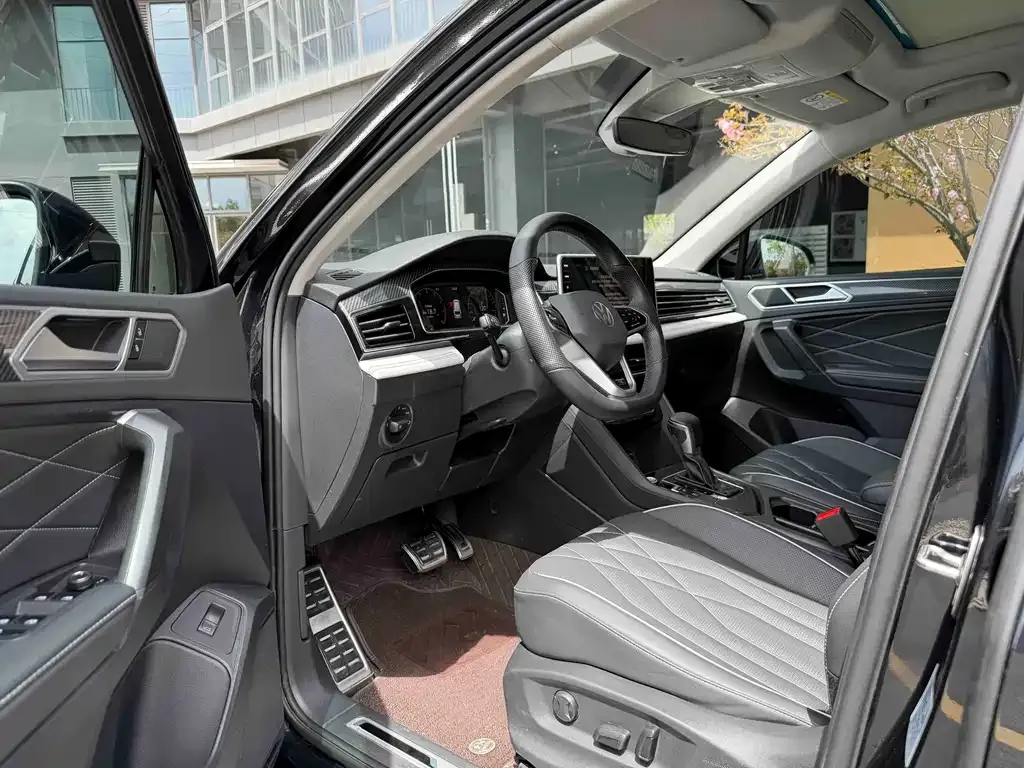 Volkswagen Tiguan L 2023 из CN, фото 4