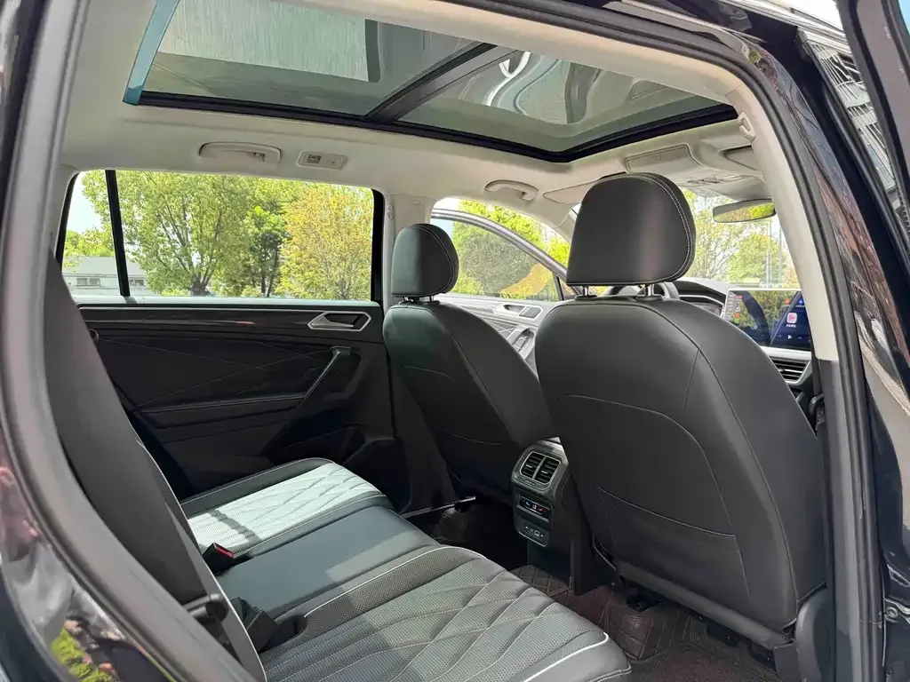 Volkswagen Tiguan L 2023 из CN, фото 9