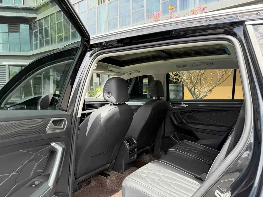 Volkswagen Tiguan L 2023 из CN, фото 3