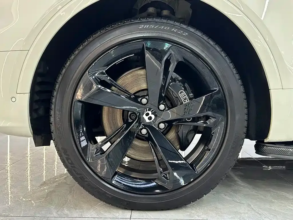 Bentley Bentayga 2021 из CN, фото 6