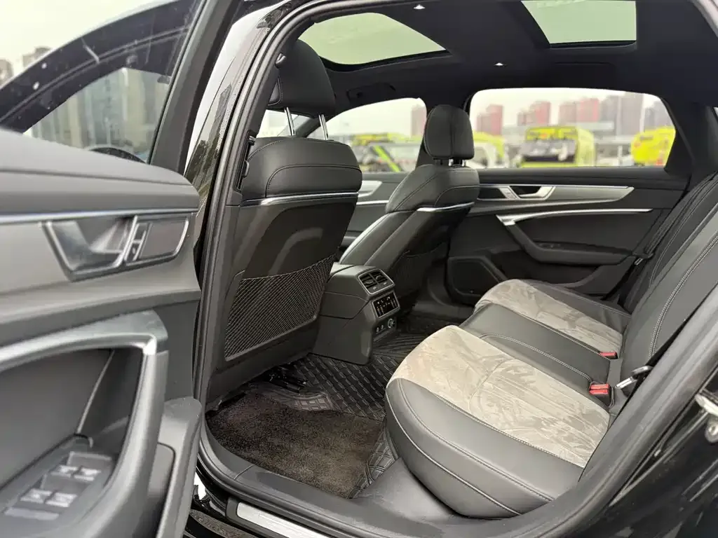 Audi A6L 2023 из CN, фото 2