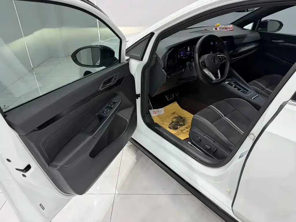 Volkswagen Golf 2022 из CN, фото 7