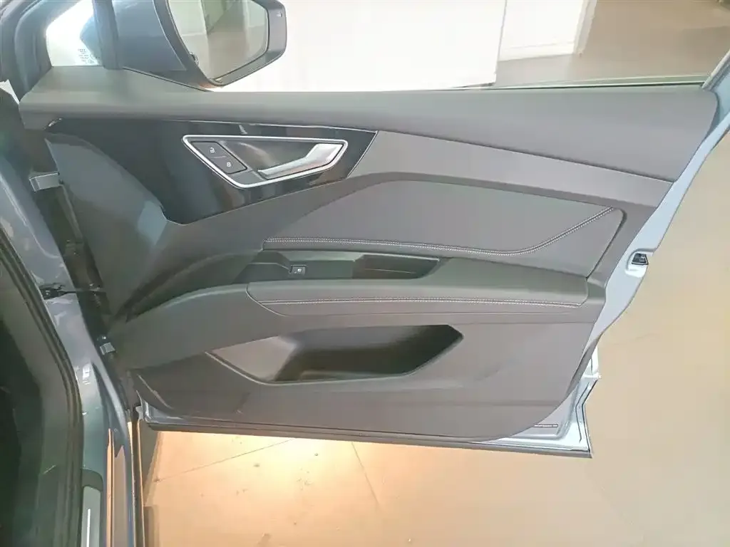 Audi Q4 e-tron 2025 из CN, фото 2