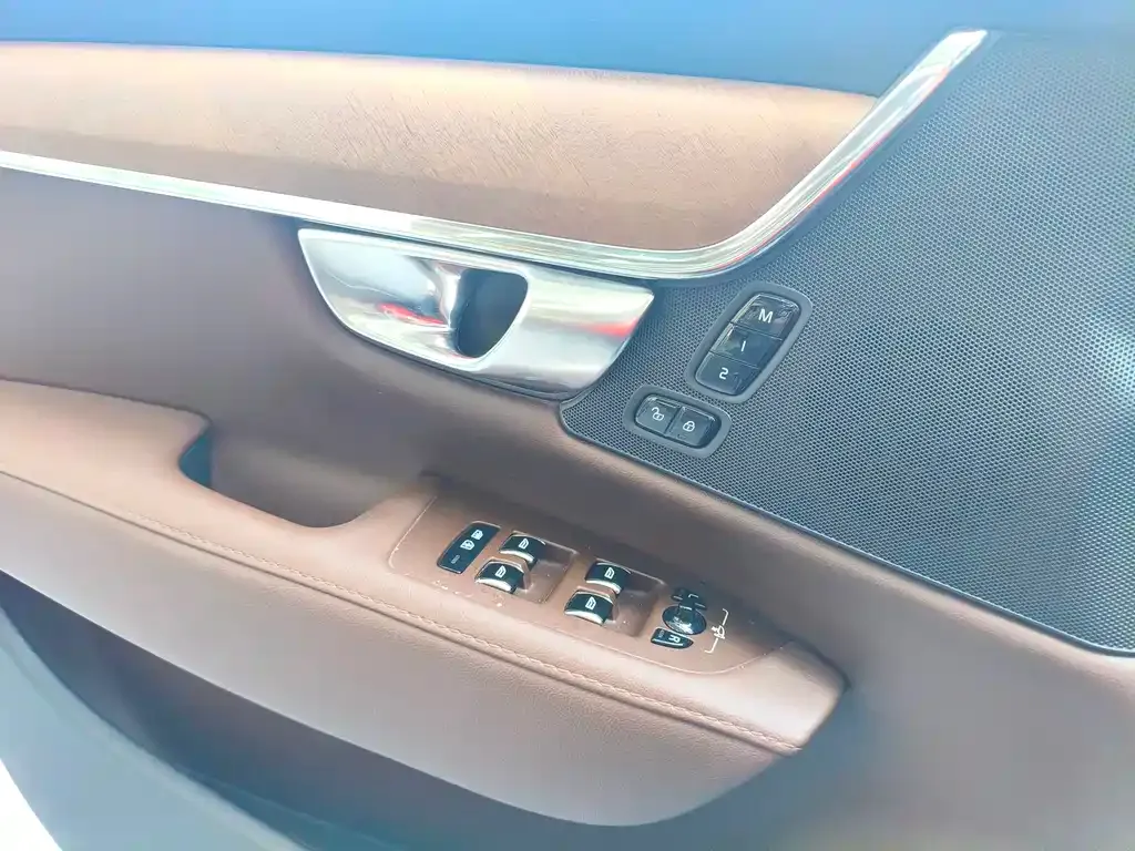 Volvo S90 — фото 9