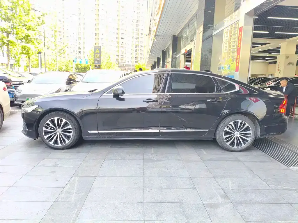 Volvo S90 — фото 4