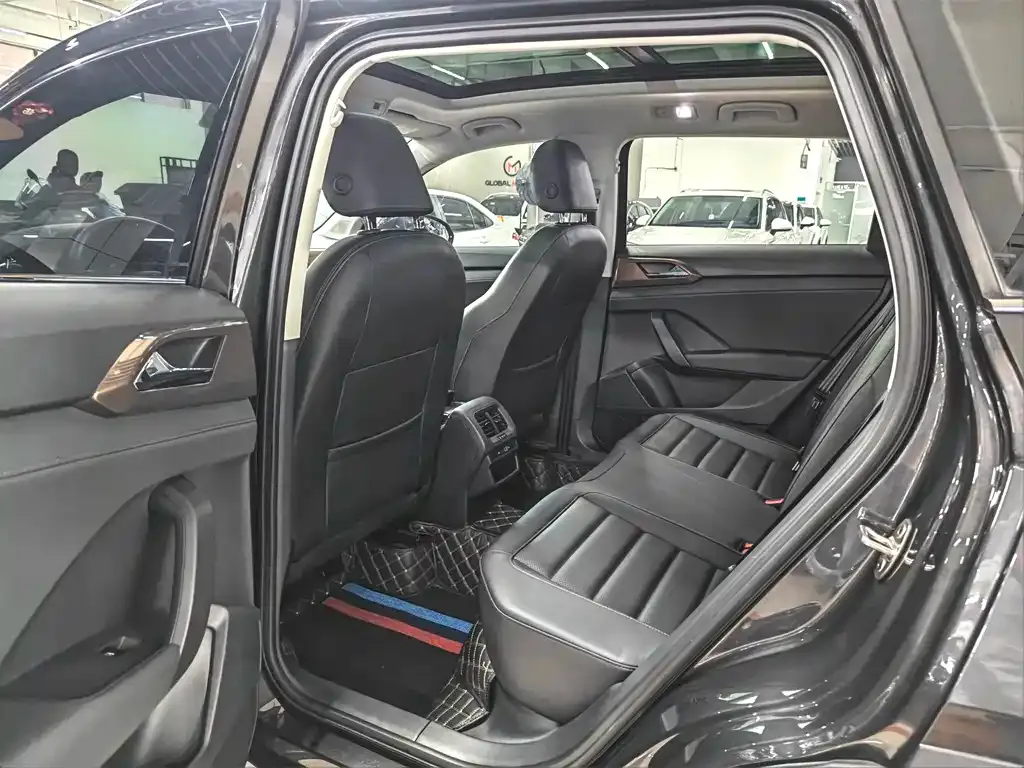 Volkswagen Tharu 2022 из CN, фото 6