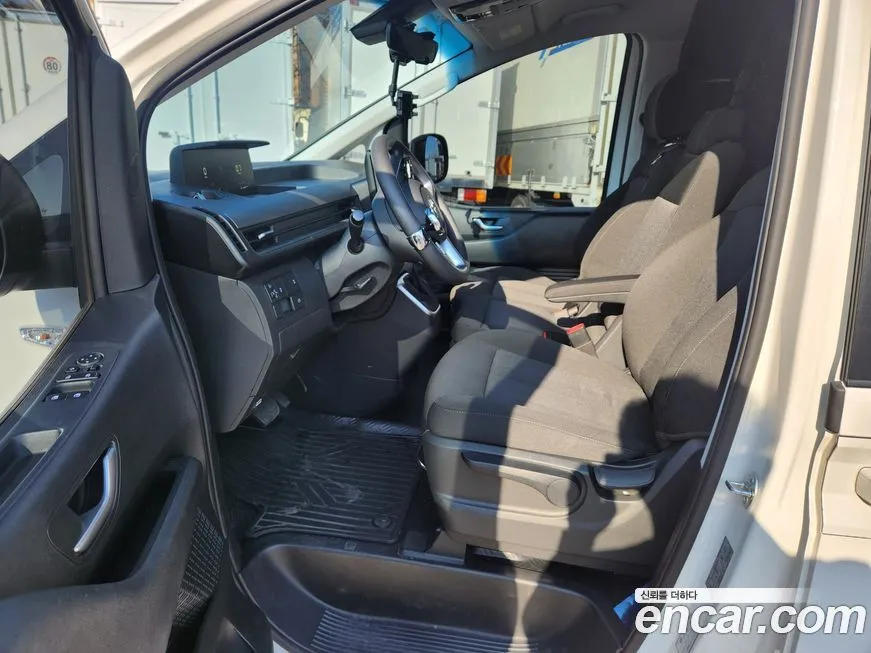 Hyundai Staria — фото 2