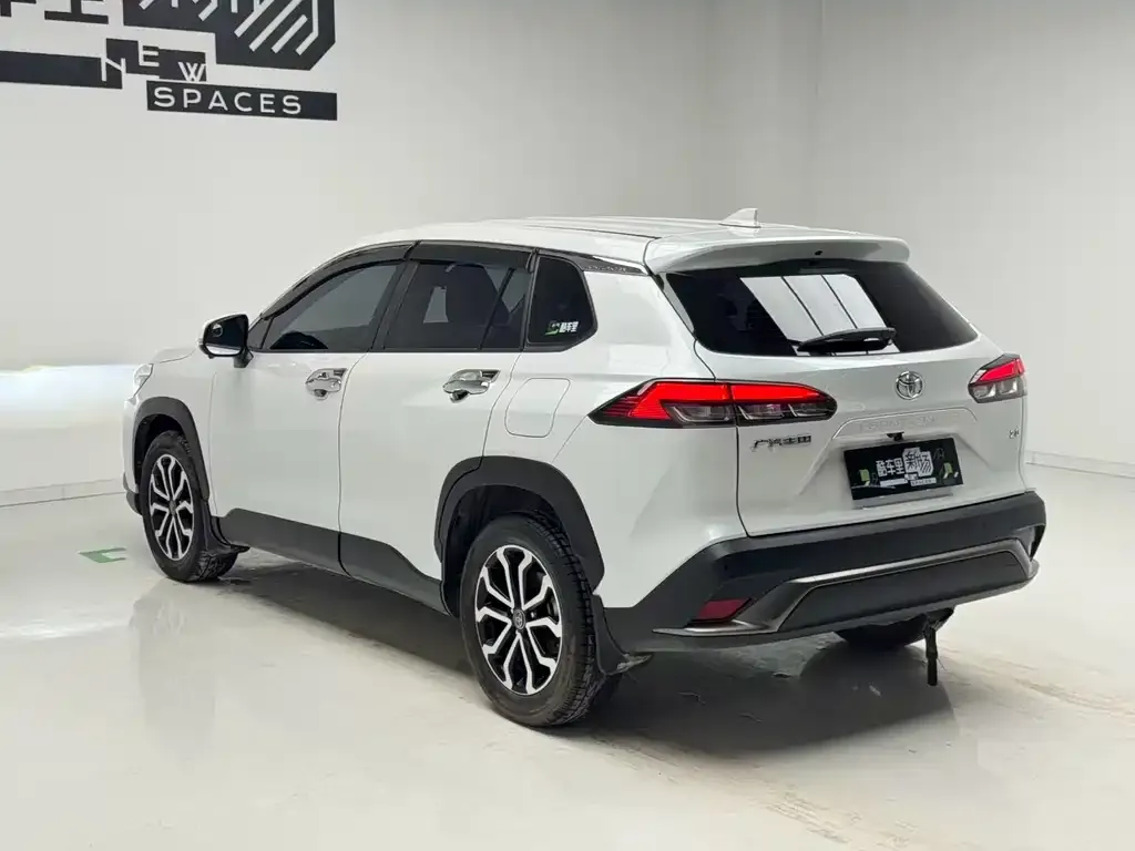Toyota Frontlander 2023 из CN, фото 3