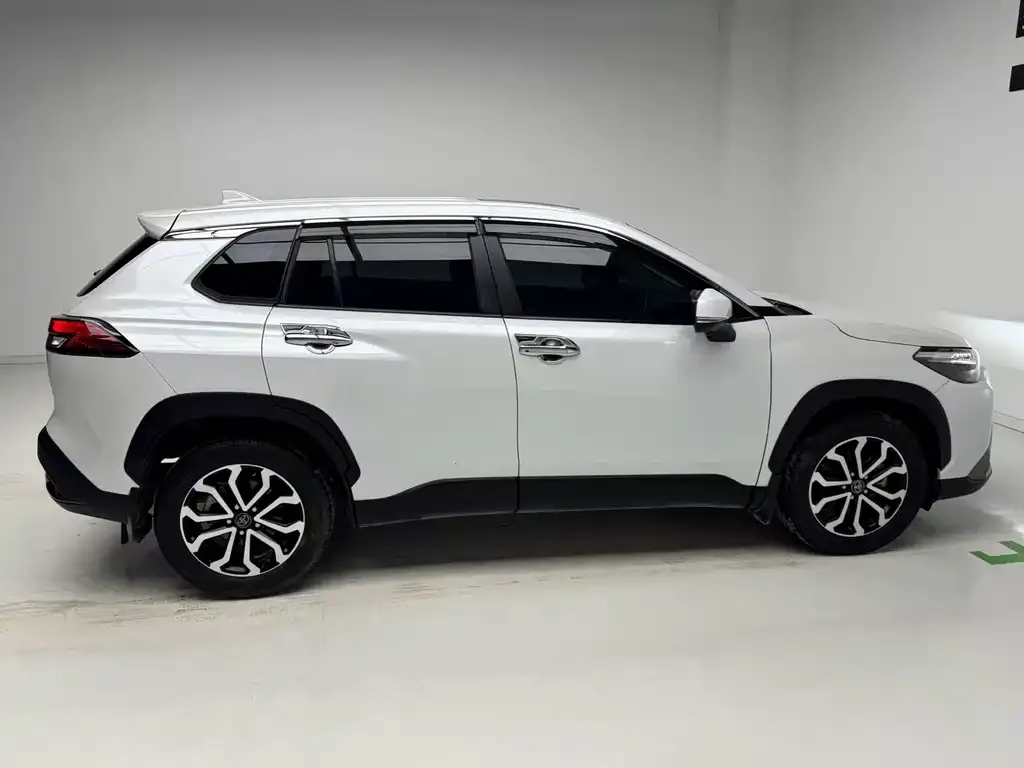 Toyota Frontlander 2023 из CN, фото 8