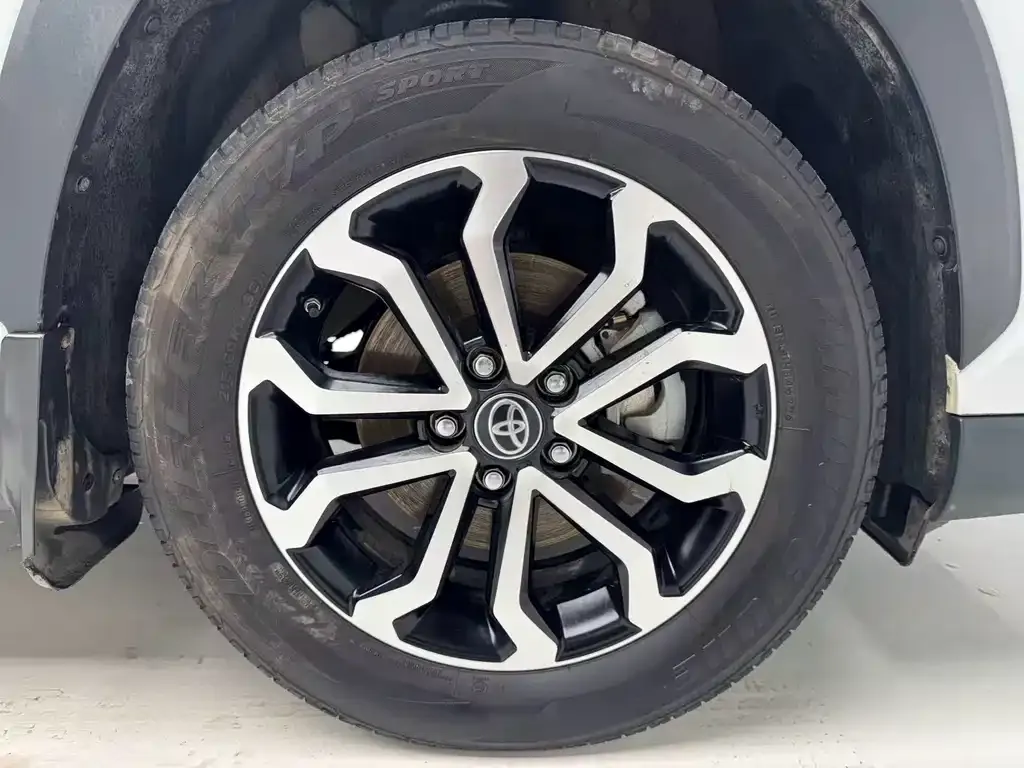 Toyota Frontlander 2023 из CN, фото 10