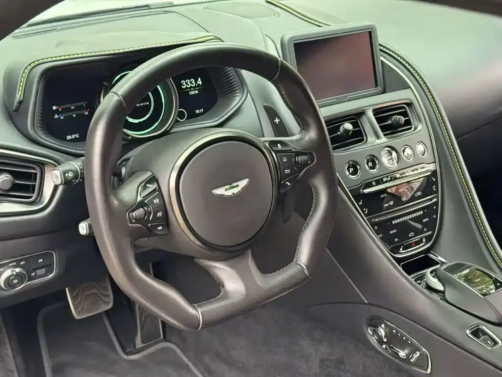 Aston Martin DB11 2023 из CN, фото 8