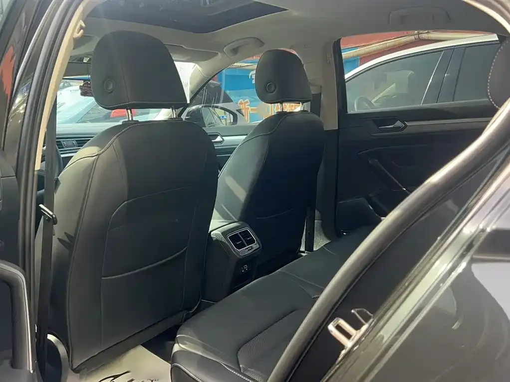 Volkswagen Lamando 2021 из CN, фото 2