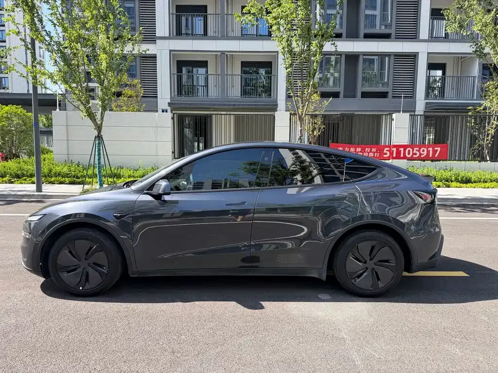 Tesla Model Y 2025 из CN, фото 9