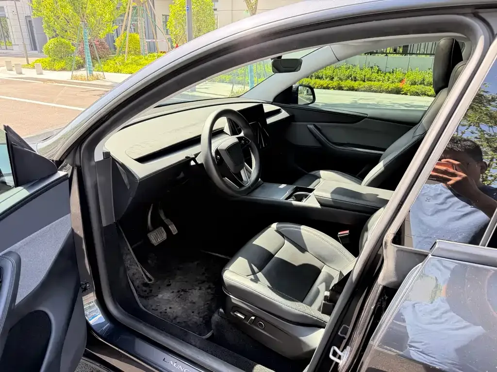 Tesla Model Y 2025 из CN, фото 2