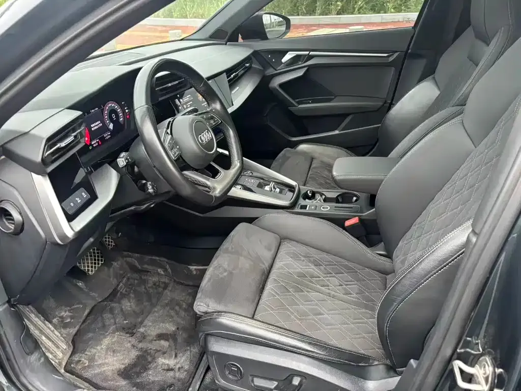 Audi A3 2023 из CN, фото 4