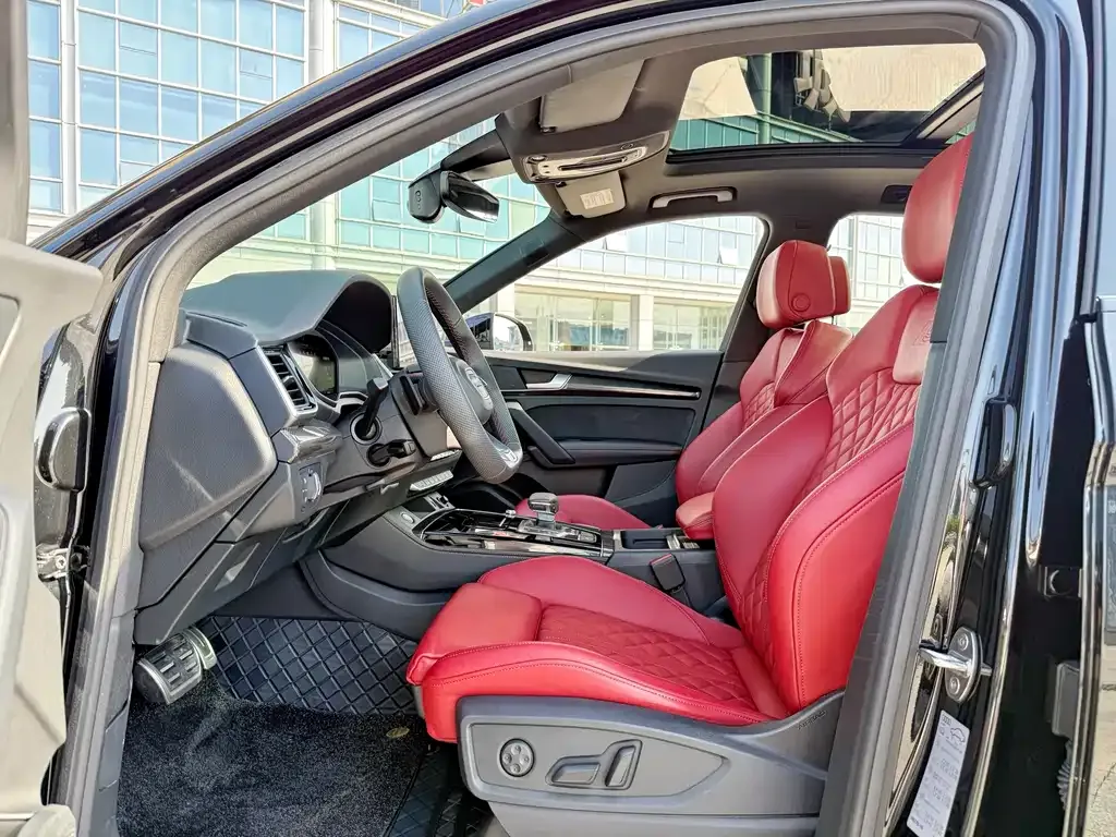 Audi SQ5 2023 из CN, фото 6