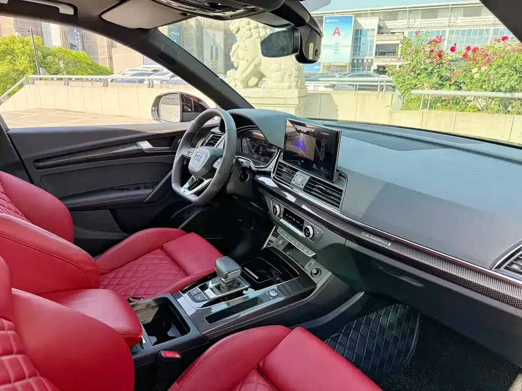 Audi SQ5 2023 из CN, фото 4