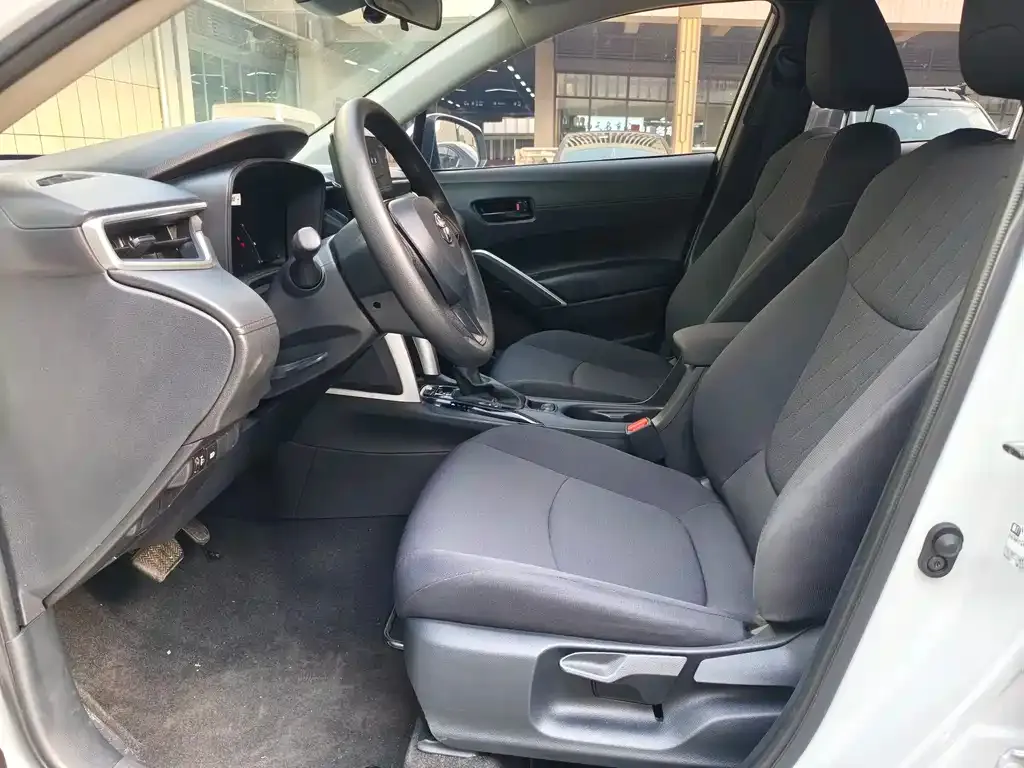 Toyota Corolla Cross — фото 4