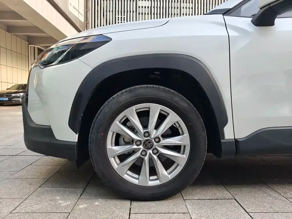 Toyota Corolla Cross — фото 9