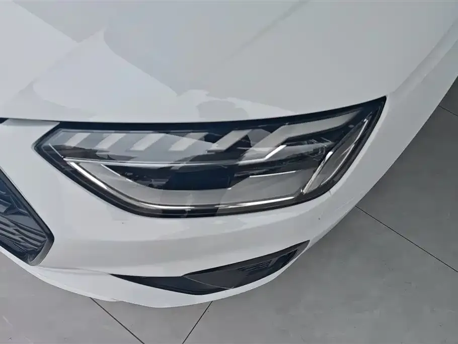 Audi A4L 2022 из CN, фото 3